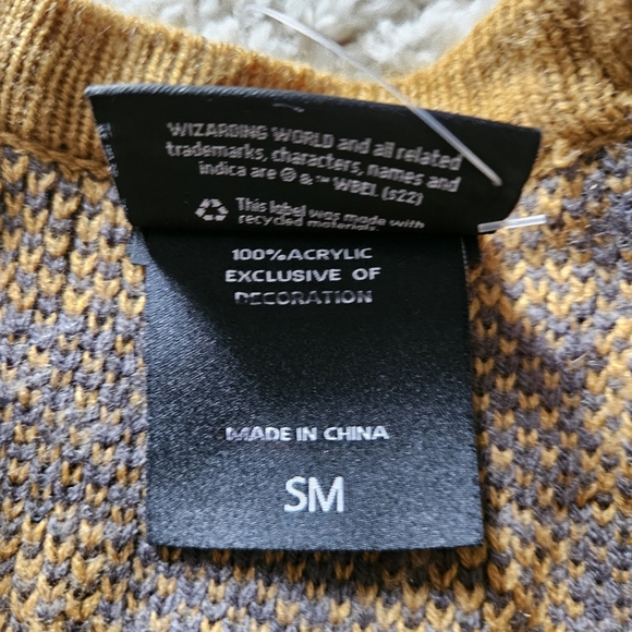 Harry Potter Hufflepuff Checkered Cardigan Sweater Small - Picture 14 of 16